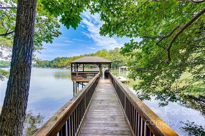 3512 Mountain Cove Dr, Charlotte, NC 28216