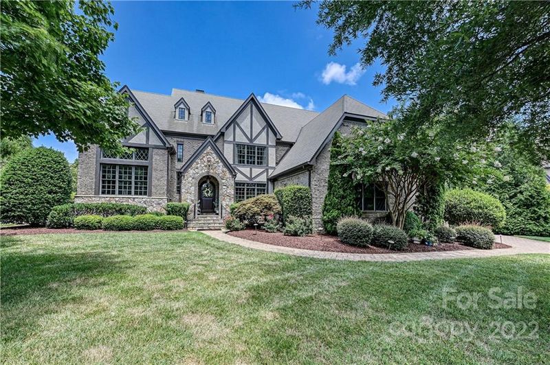 8402 Glendevon Ct, Waxhaw, NC 28173