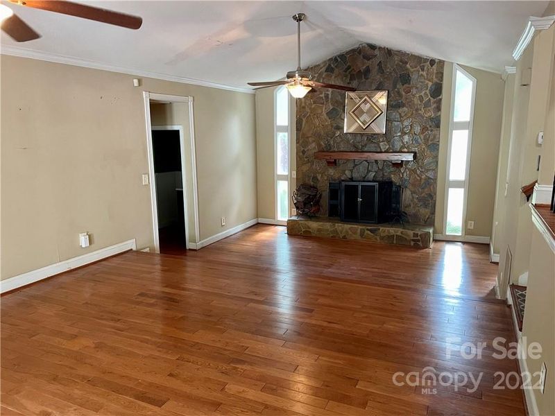 2301 Brook Canyon Dr, Charlotte, NC 28212
