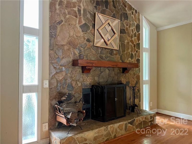 2301 Brook Canyon Dr, Charlotte, NC 28212