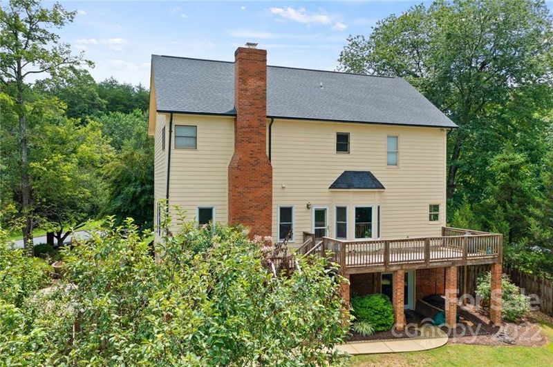 1107 38th Ave NE, Hickory, NC 28601