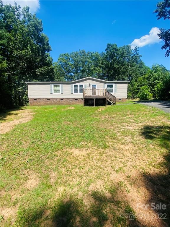 609 Mountain Meadows Dr, Bessemer City, NC 28016