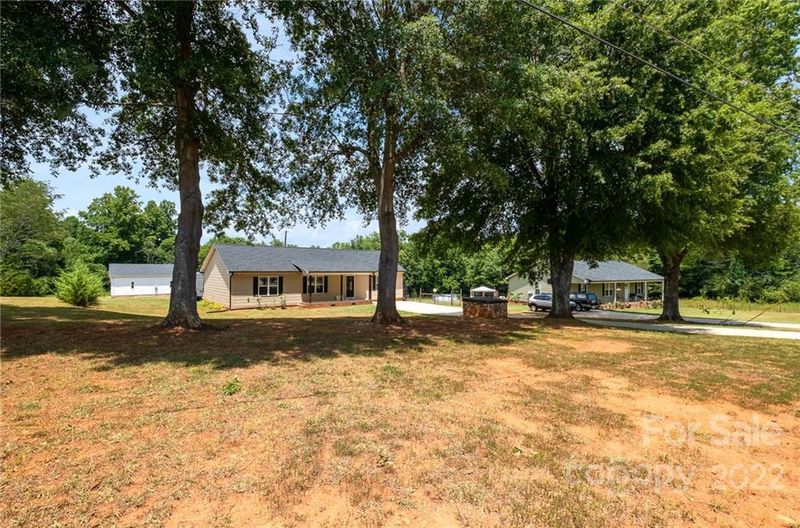 1084 Park Cir, Lincolnton, NC 28092