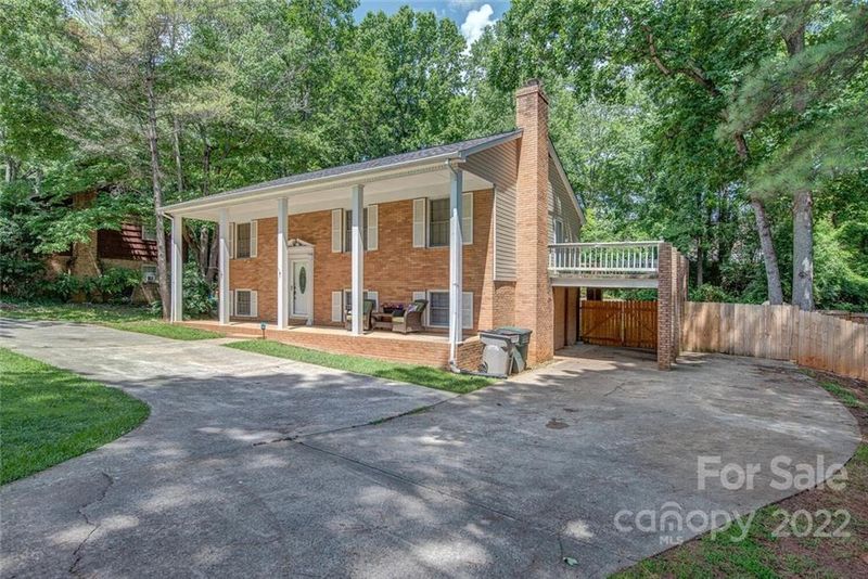 722 Brookside Dr, Gastonia, NC 28056