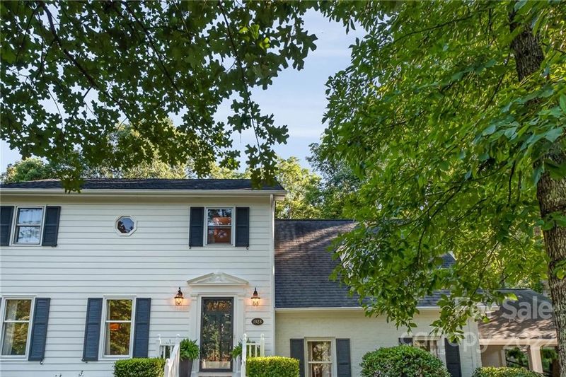 1928 E Barden Rd, Charlotte, NC 28226