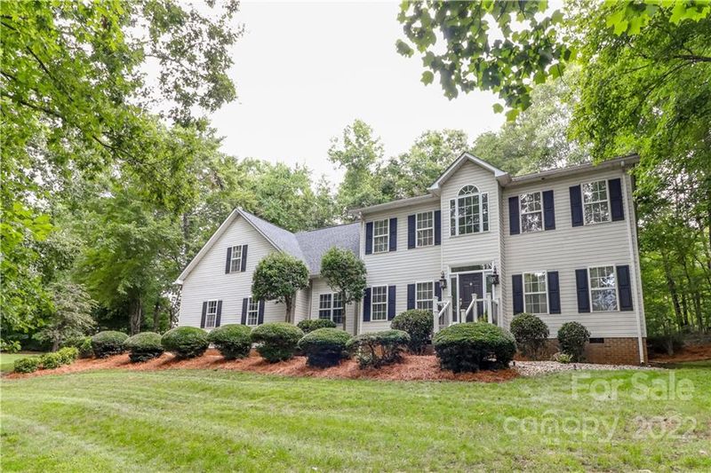 6389 Willowbottom Rd, Hickory, NC 28602