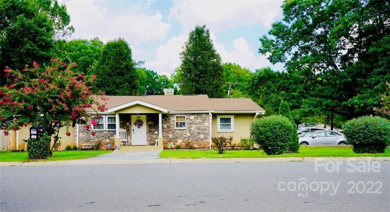 1127 Waldon Rd, Charlotte, NC 28214