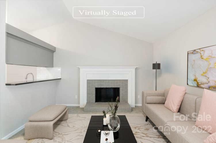 6725 Park Hickory Dr, Charlotte, NC 28227
