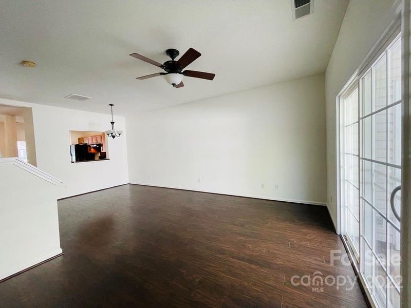 8010 Stoneham Ct, Matthews, NC 28105