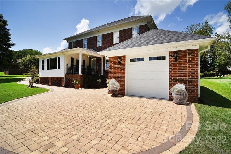 2439 Eagle Dr NE, Conover, NC 28613
