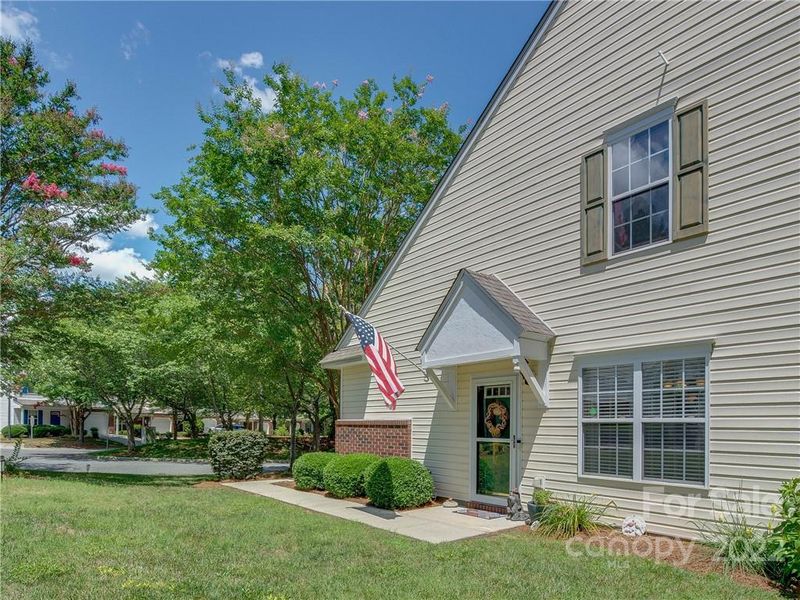 9993 Reindeer Way Ln, Charlotte, NC 28216