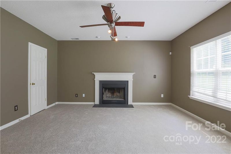 612 Pawley Dr, Charlotte, NC 28214