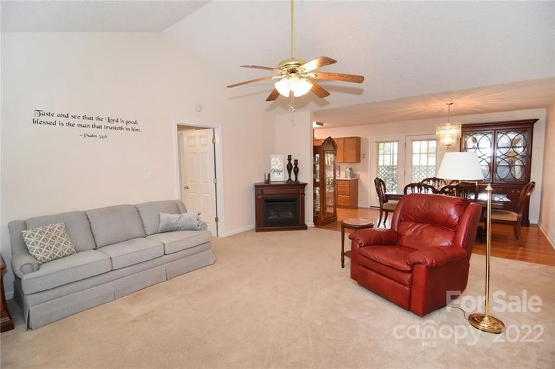 1396 Gristmill Dr, Conover, NC 28613