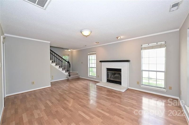 9423 Oren Thompson Rd, Charlotte, NC 28213
