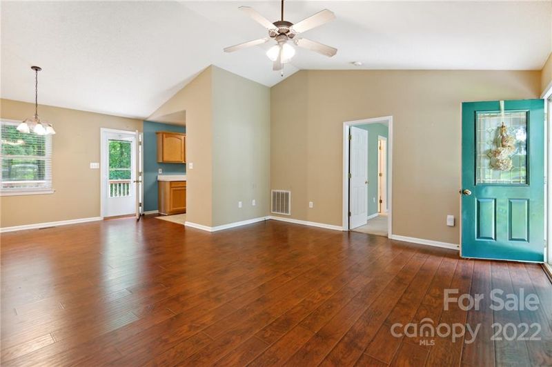 6539 Cedar St, Denver, NC 28037