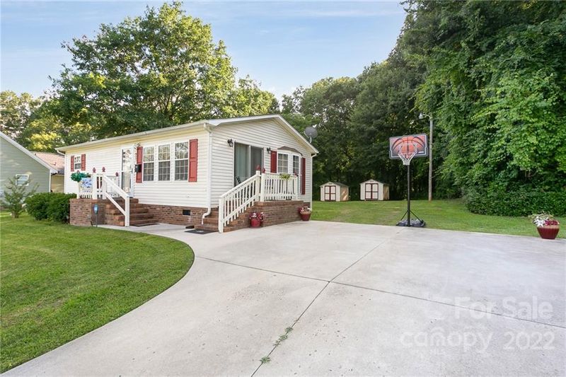 421 S Pine St, Dallas, NC 28034