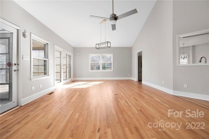 4180 Soaring Ct, Sherrills Ford, NC 28673