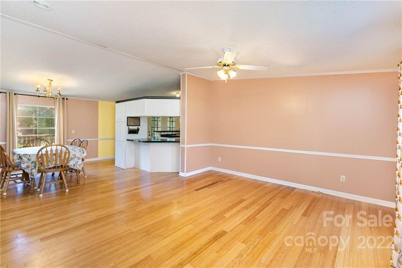 3838 River Rd, Hickory, NC 28602