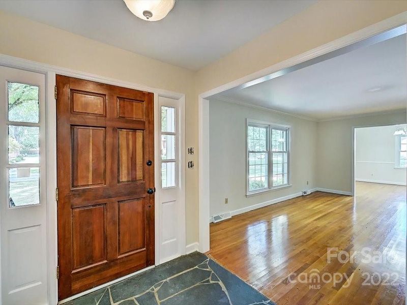 1013 Lansdowne Rd, Charlotte, NC 28270
