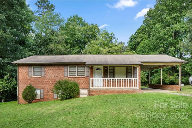 1733 Belcross Ln, Newton, NC 28658