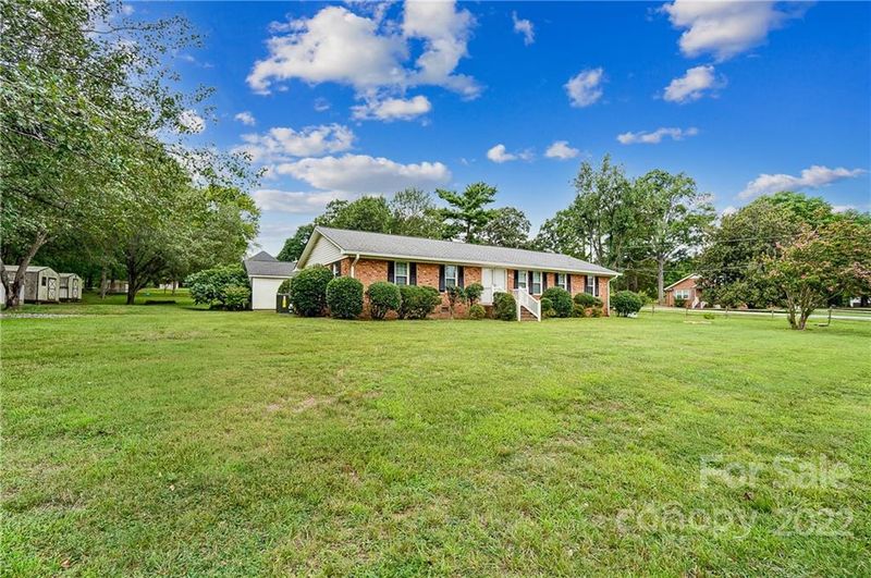 413 Patricia Ave, Harrisburg, NC 28075