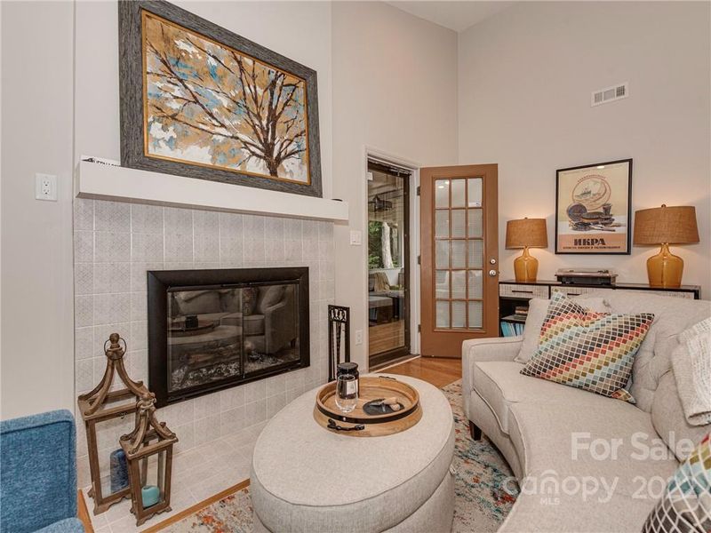 733 Hollis Rd, Charlotte, NC 28209