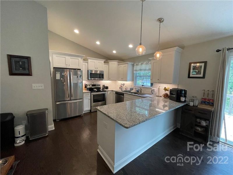 212 General Beauregard St, Stanley, NC 28164