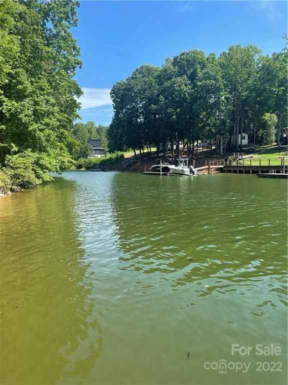 207 Stillwater Rd, Troutman, NC 28166
