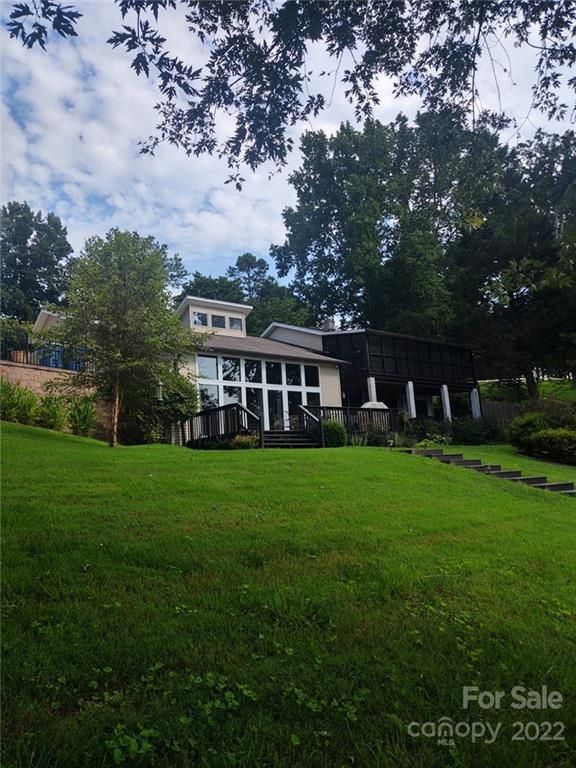 1766 NE Deep Cove Dr, Conover, NC 28613