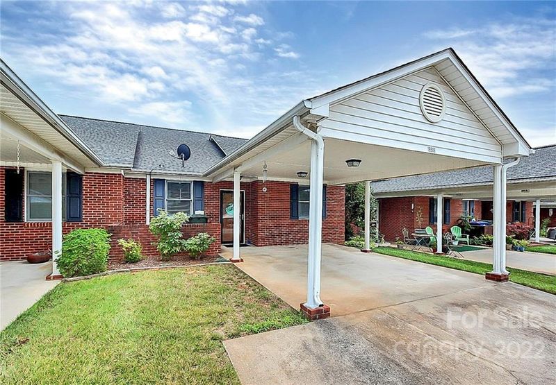 19988 Oak Leaf Cir, Cornelius, NC 28031