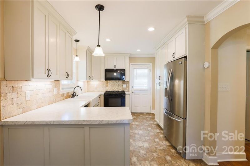 203 Ridge Dr, Mount Holly, NC 28120