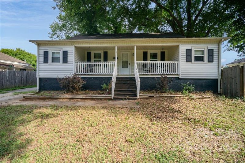 35 Riverside Dr, Cramerton, NC 28032