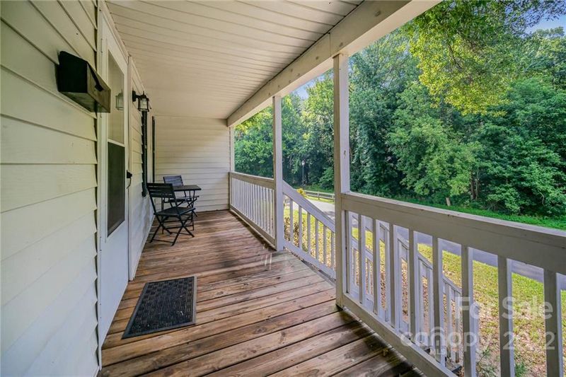 35 Riverside Dr, Cramerton, NC 28032