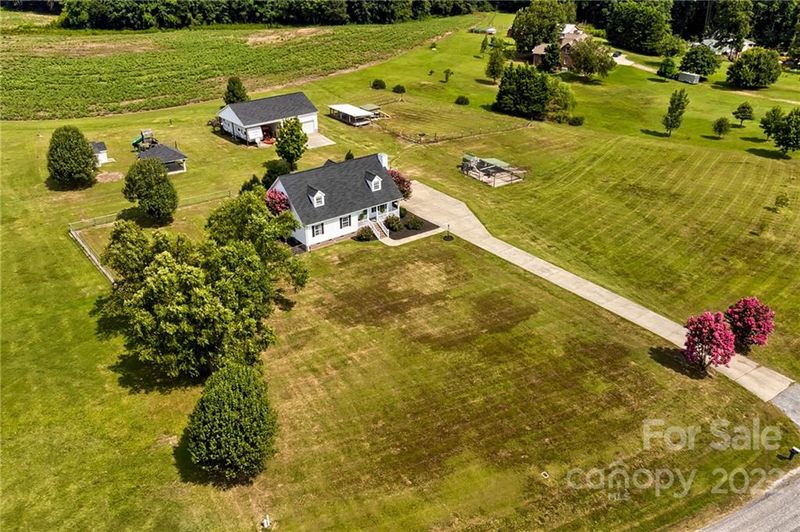 2766 Blue Jay Rd, Heath Springs, SC 29058