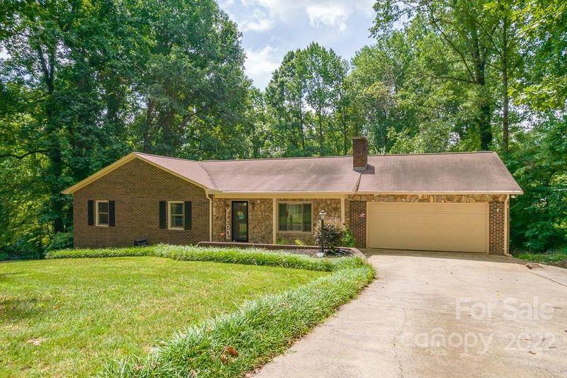 3745 Sandy Ford Rd, Hickory, NC 28602