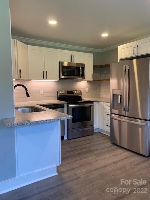 1367 Rainbow Dr, Kannapolis, NC 28081