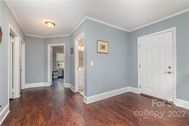 303 W Poplar St, Stanley, NC 28164