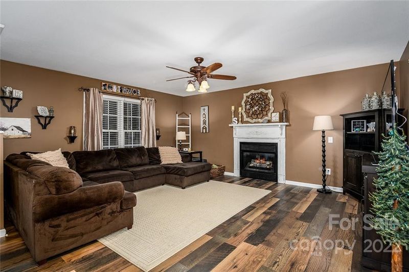 117 Cone Ct NW, Hickory, NC 28601