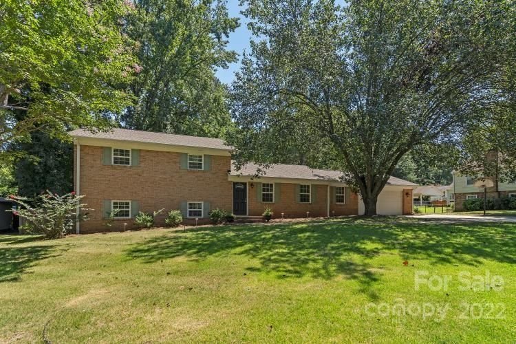 2134 Poinsett Dr, Rock Hill, SC 29732