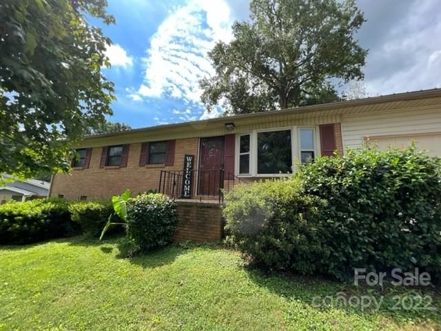 2435 Lewiston Dr, Gastonia, NC 28056