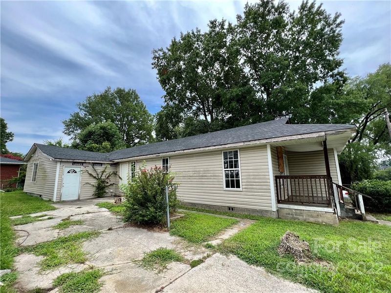183 Mahan St, Concord, NC 28025