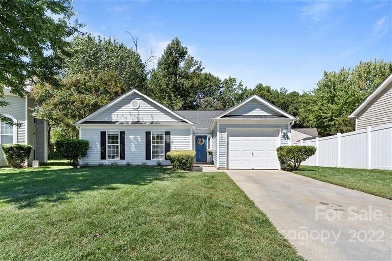 9105 Mentmore Ct, Charlotte, NC 28216