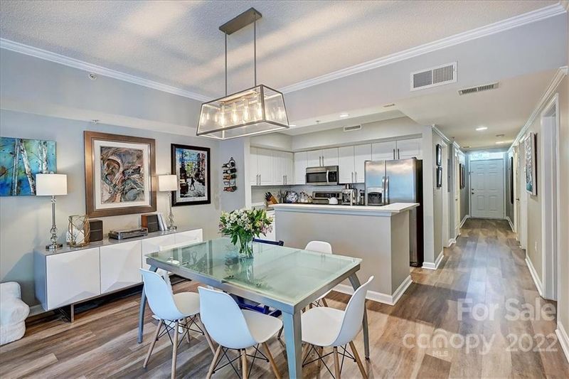 405 W 7th St #203, Charlotte, NC 28202