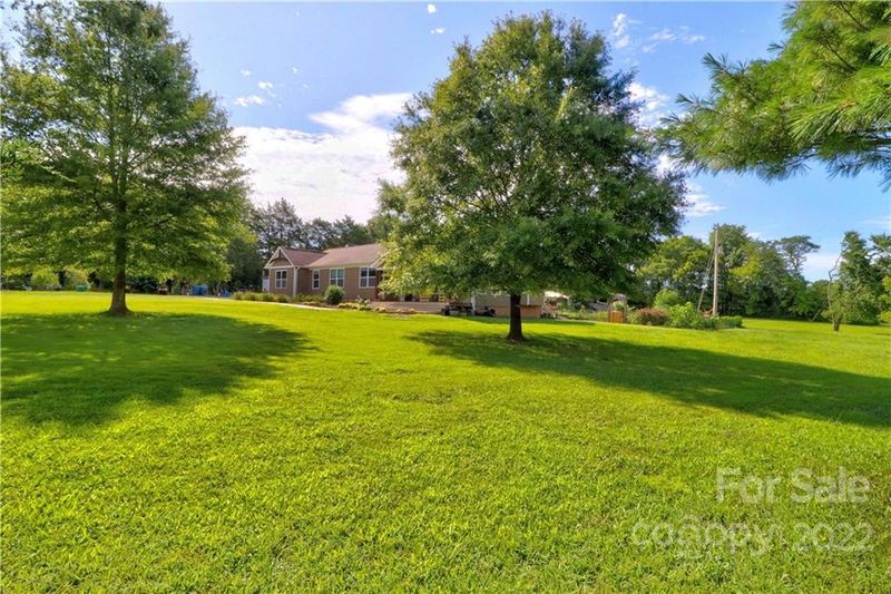 1203 Shalimar Dr, Concord, NC 28025