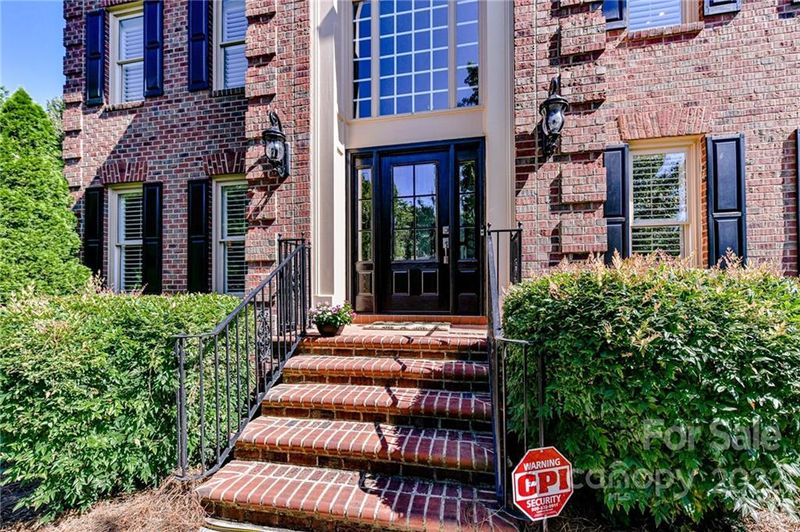 1255 Sydney Dr, Charlotte, NC 28270