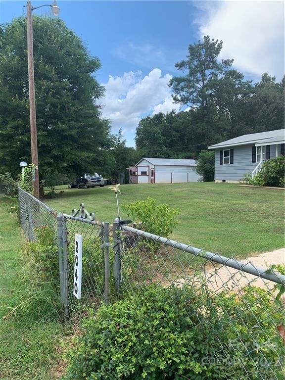 2040 Knight Rd, Lancaster, SC 29720