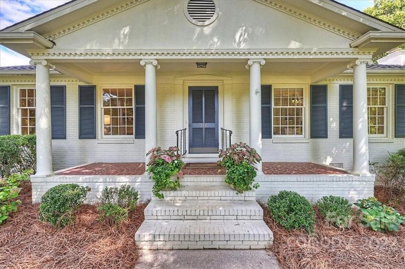 212 Lansdowne Rd, Charlotte, NC 28270