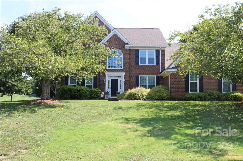 6010 Lowergate Dr, Waxhaw, NC 28173