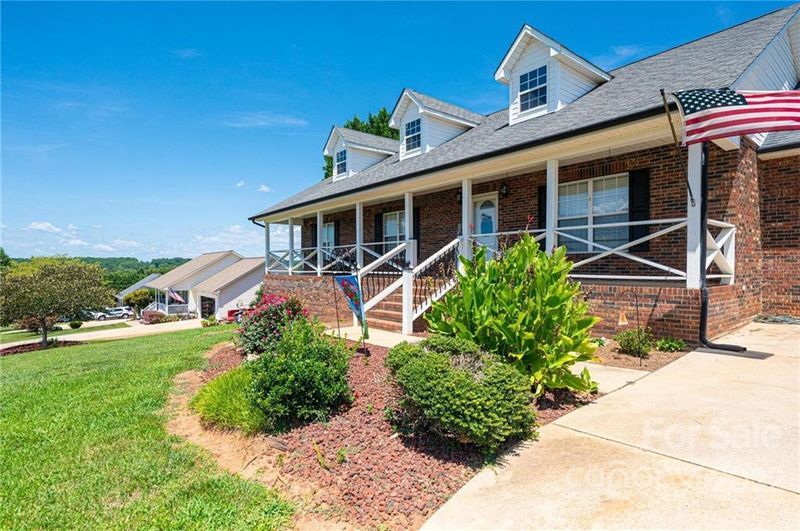 2664 Little River Ct, Lincolnton, NC 28092