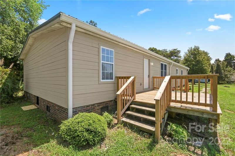 2302 Pathfinder St, Newton, NC 28658